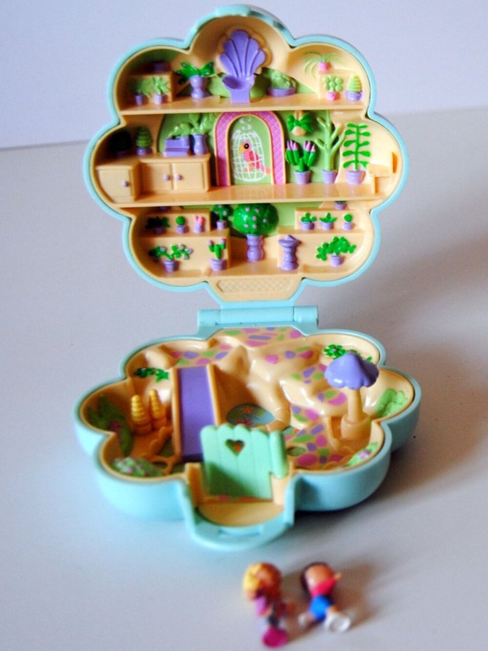 Polly Pocket 1990 Midge’s Flower Shop Compact Bluebird  2 Dolls Vintage